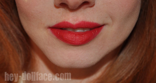 Citron Narkoman bifald MAC Russian Red Lipstick Review - swatches and photos