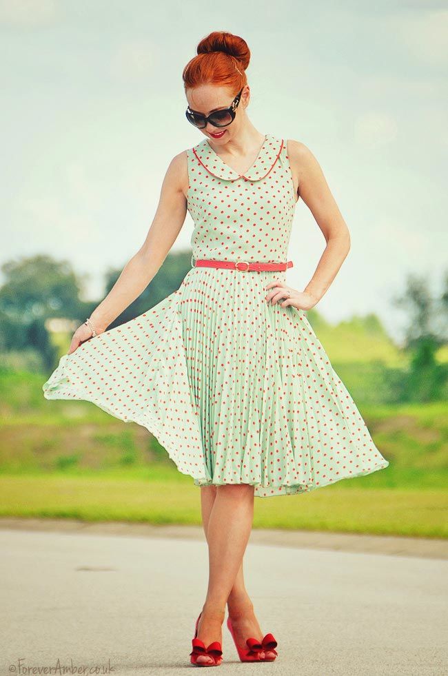 yes, ANOTHER polka dot dress...
