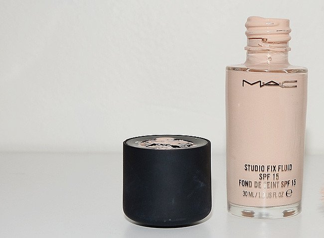 MAC studio Fix Foundation in NW10: foundation for pale skin