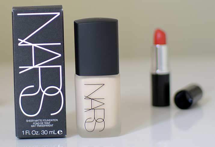 Makeup for pale skin: NARS sheer matte foundation in siberia