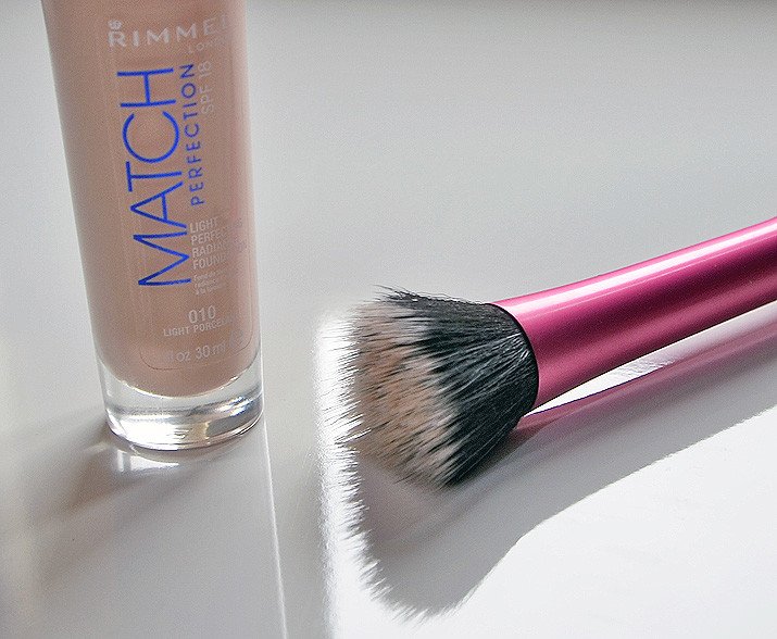 review of Rimmel Match Perfection Foundation for pale skin with pink undertones