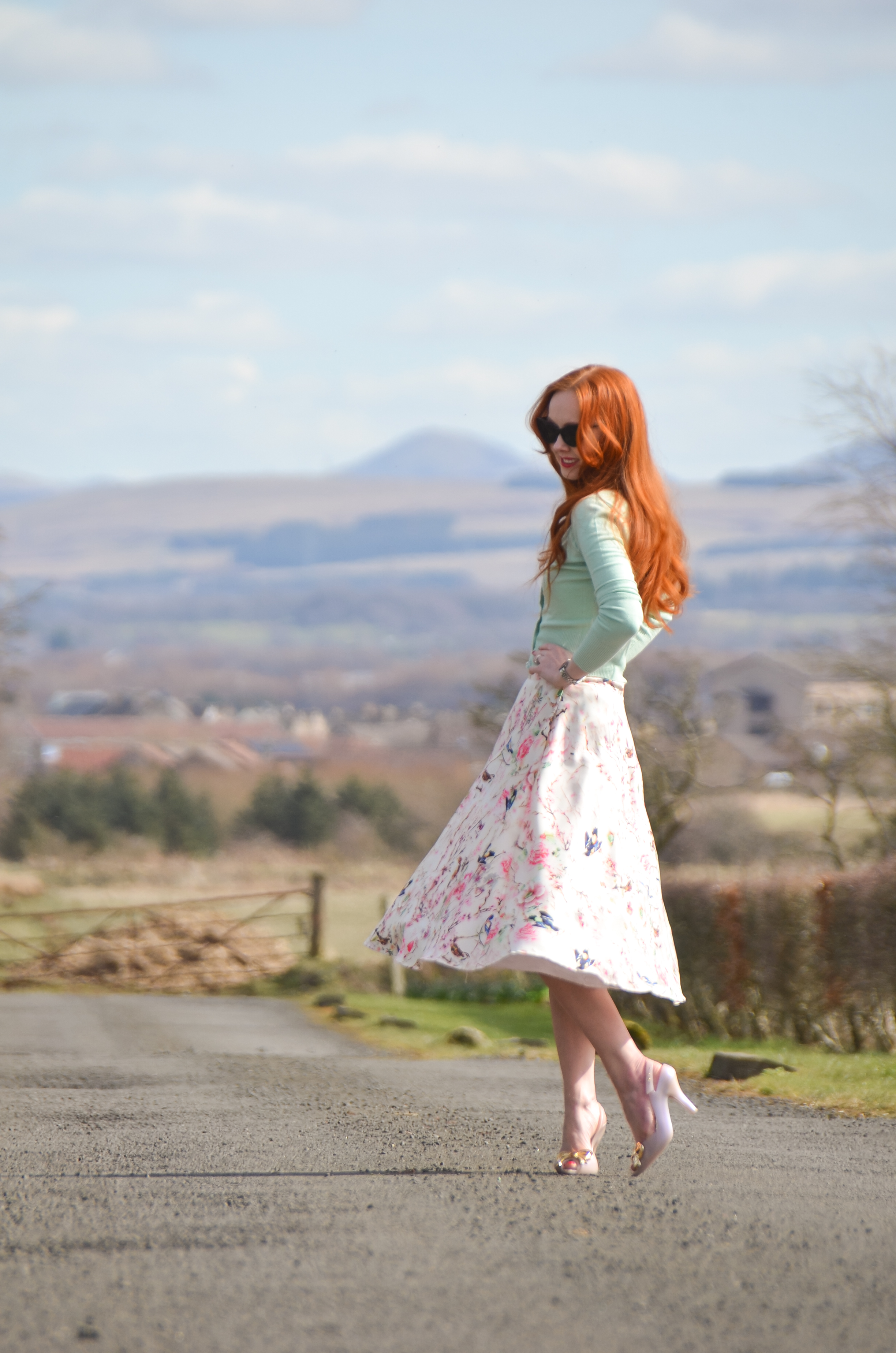Vintage floral skirt outfit