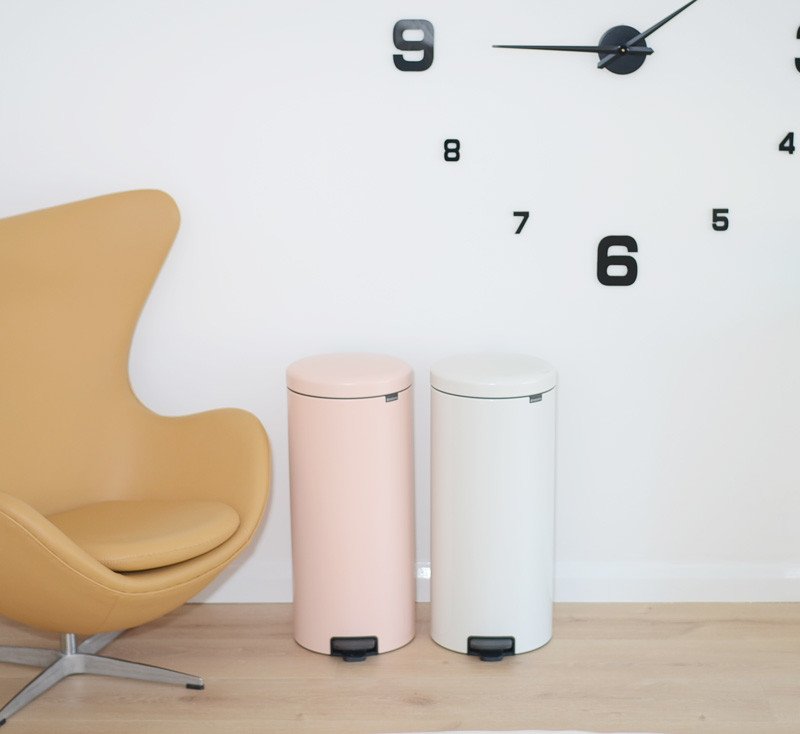 Brabantia bins in pink and white