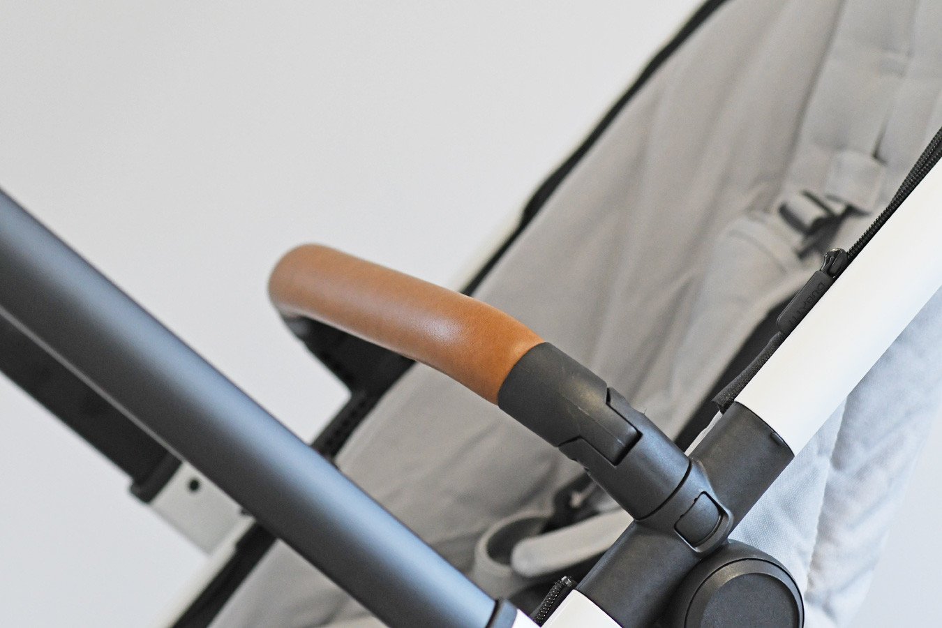 leather handle on Dubatti stroller