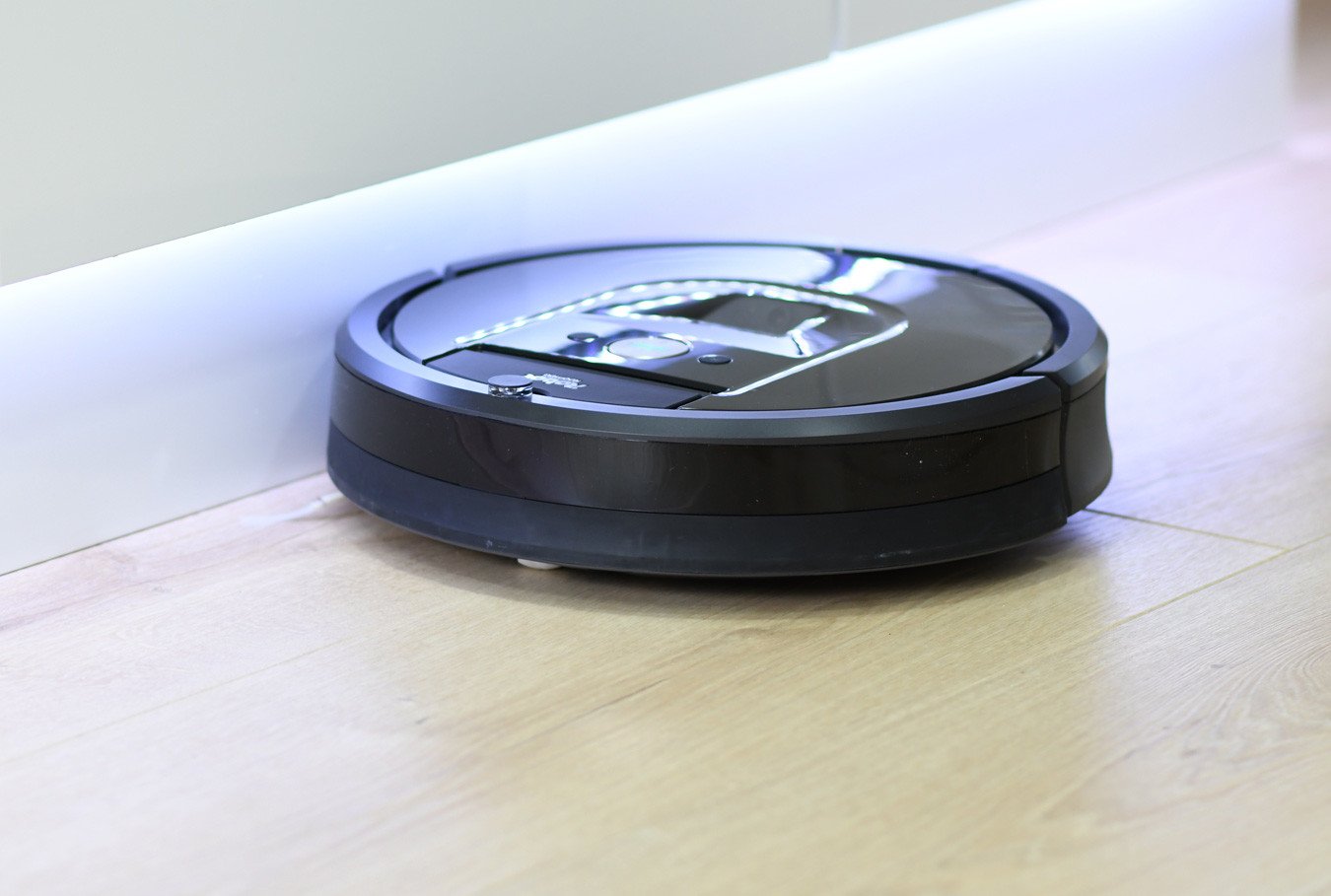 Roomba iRobot 980 robot vacuum cleaner: review