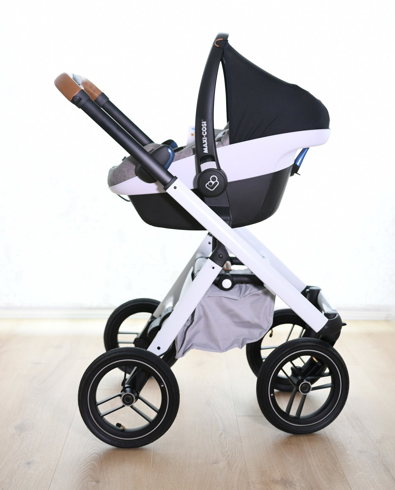 Maxi-Cosi Pebble car seat attached to stroller base