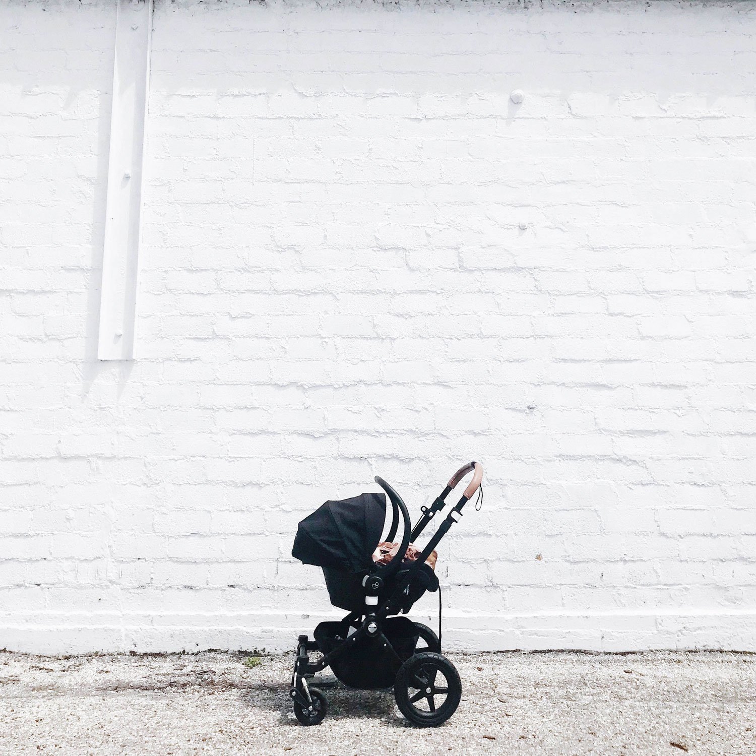 5 things that happen when you push a baby in a pram