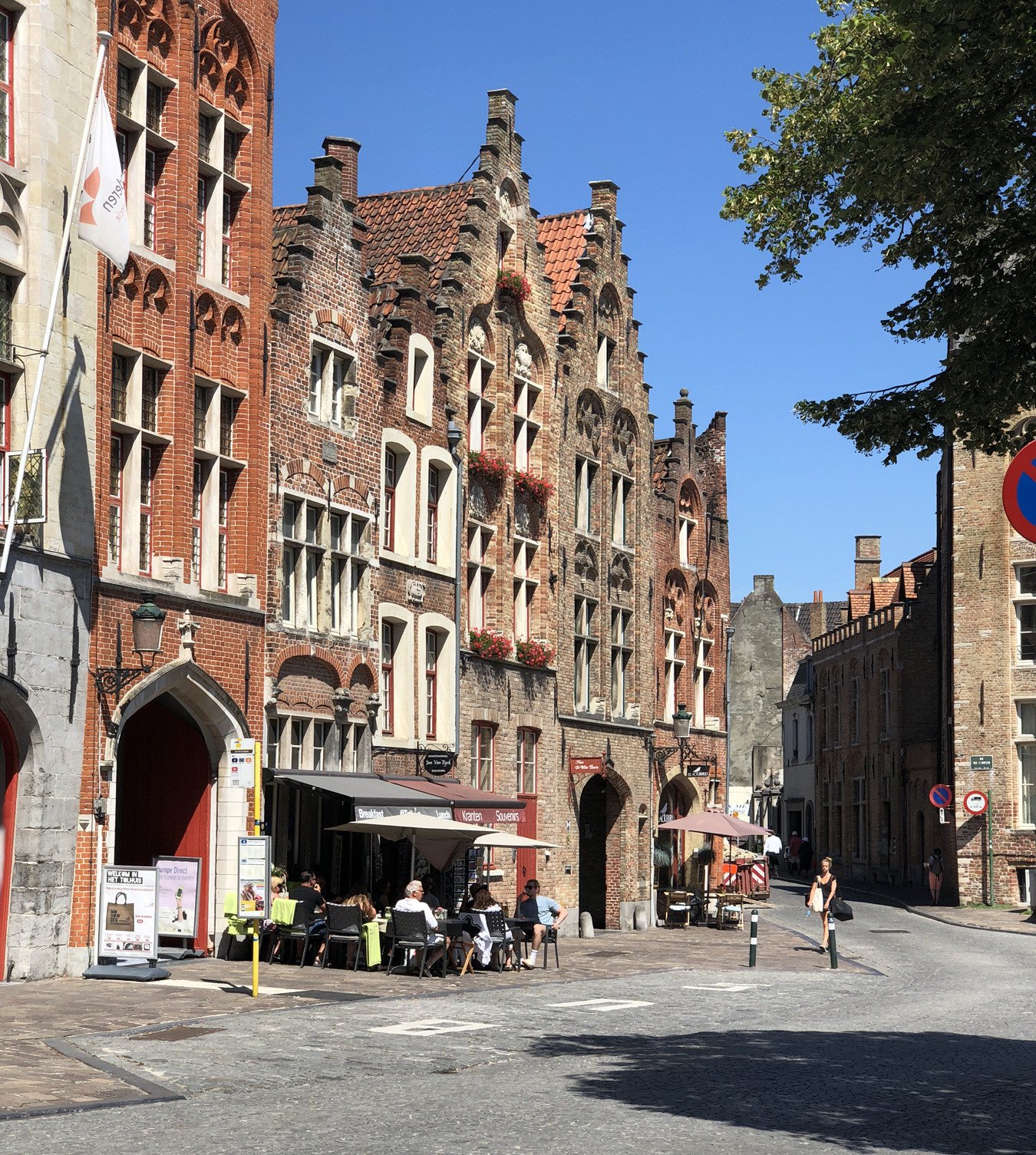 visiting Bruges, Belgium: travel blog