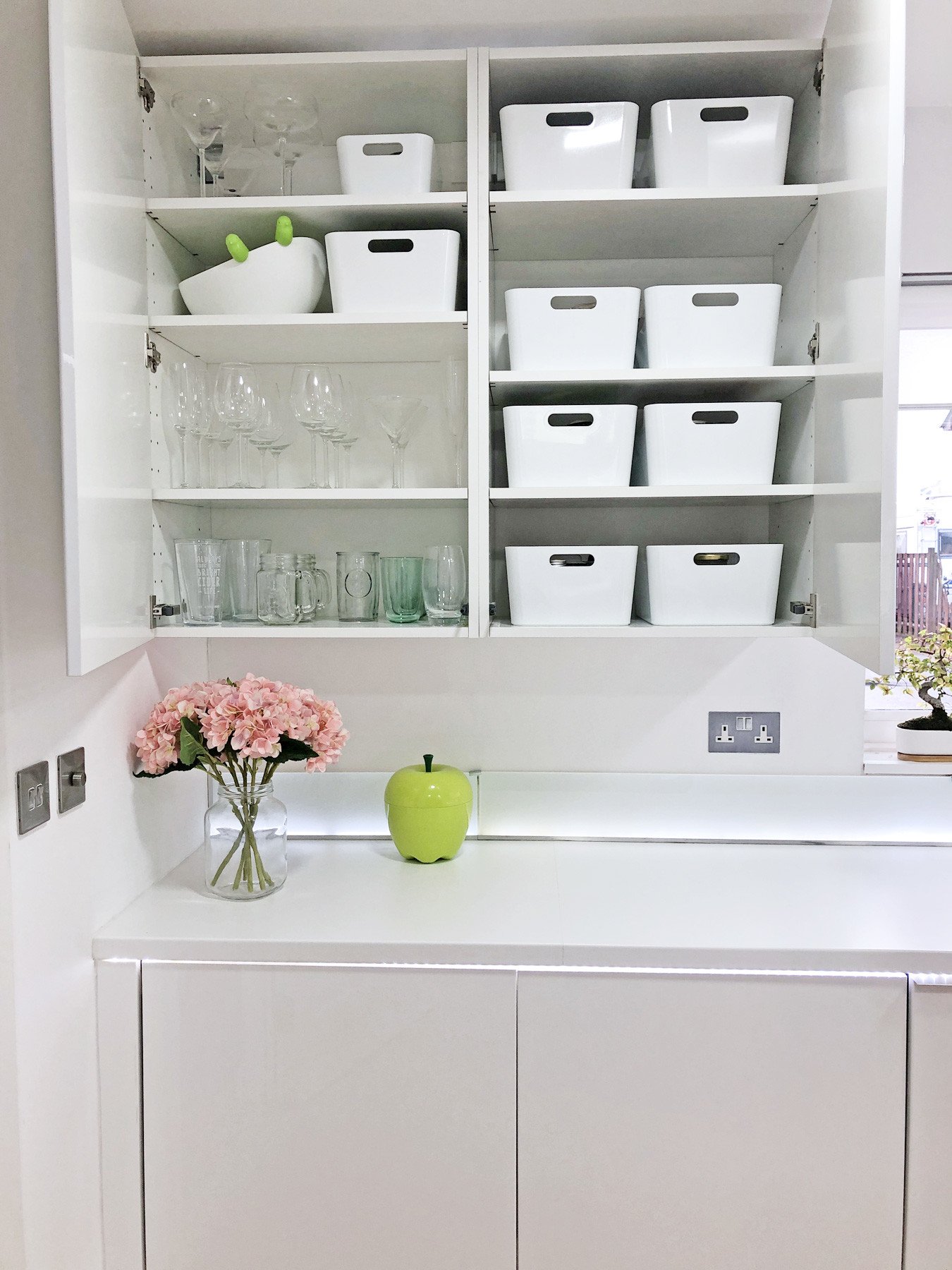 organised kitchen cupboards