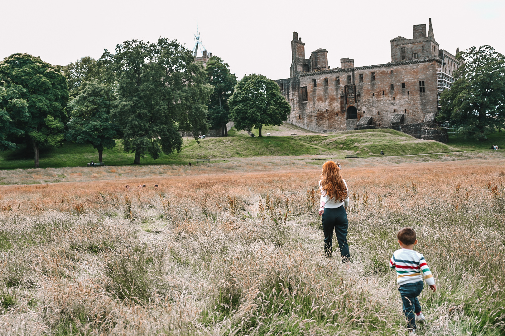 Visiting Linlithgow Palace, Scotland / Parenting as an introverted personality 