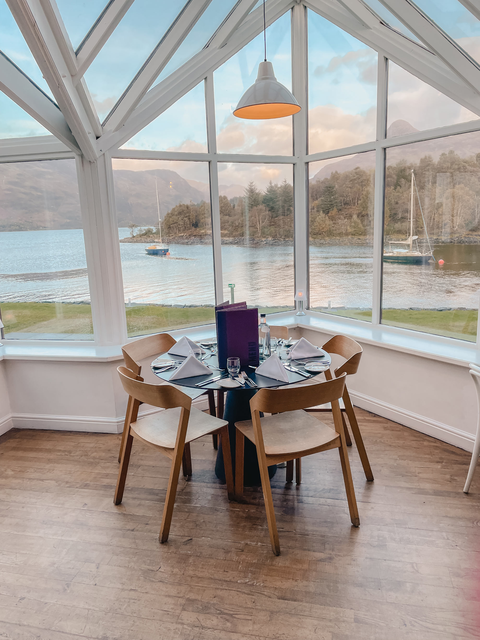 the dining room at Isles of Glencoe hotel