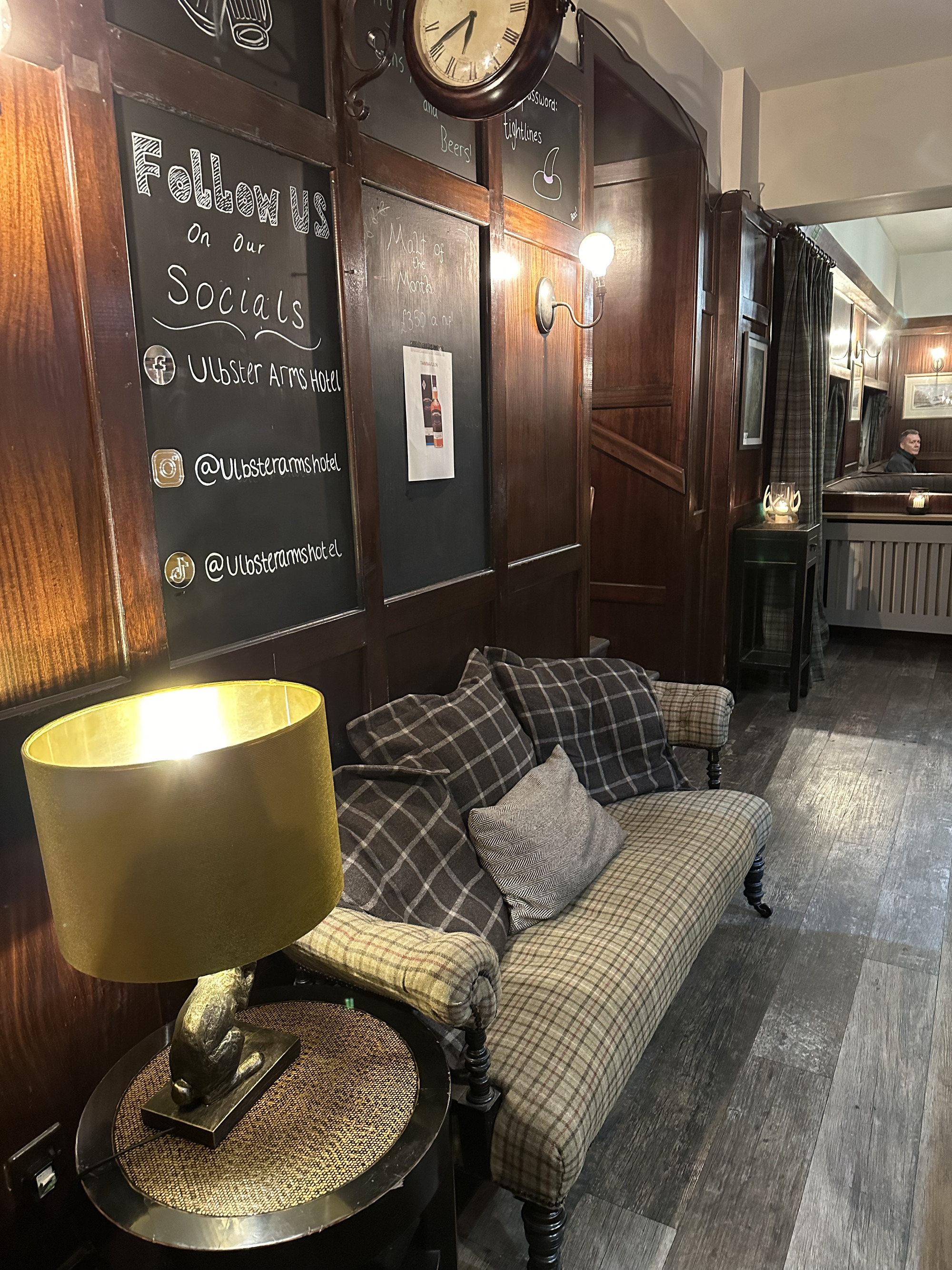 lounge and bar at the Ulbster Arms