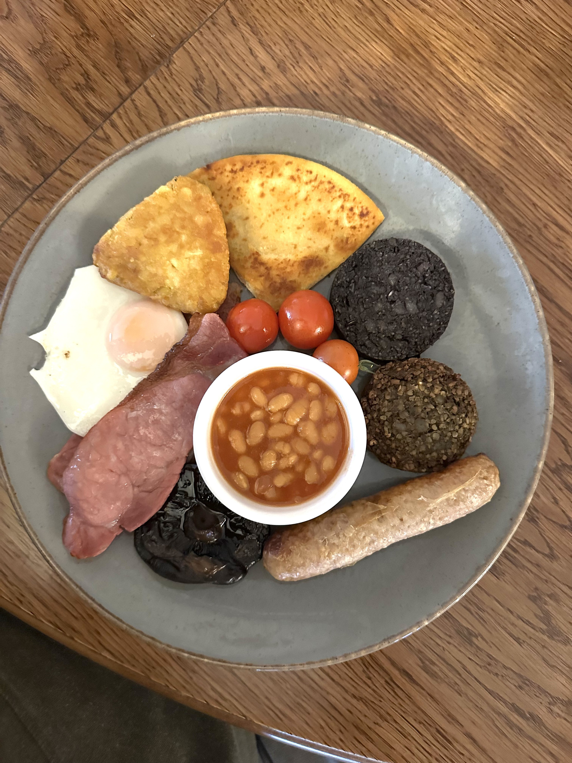 full Scottish breakfast at the Ulbster Arms hotel in Halkirk, Scottish Highlands